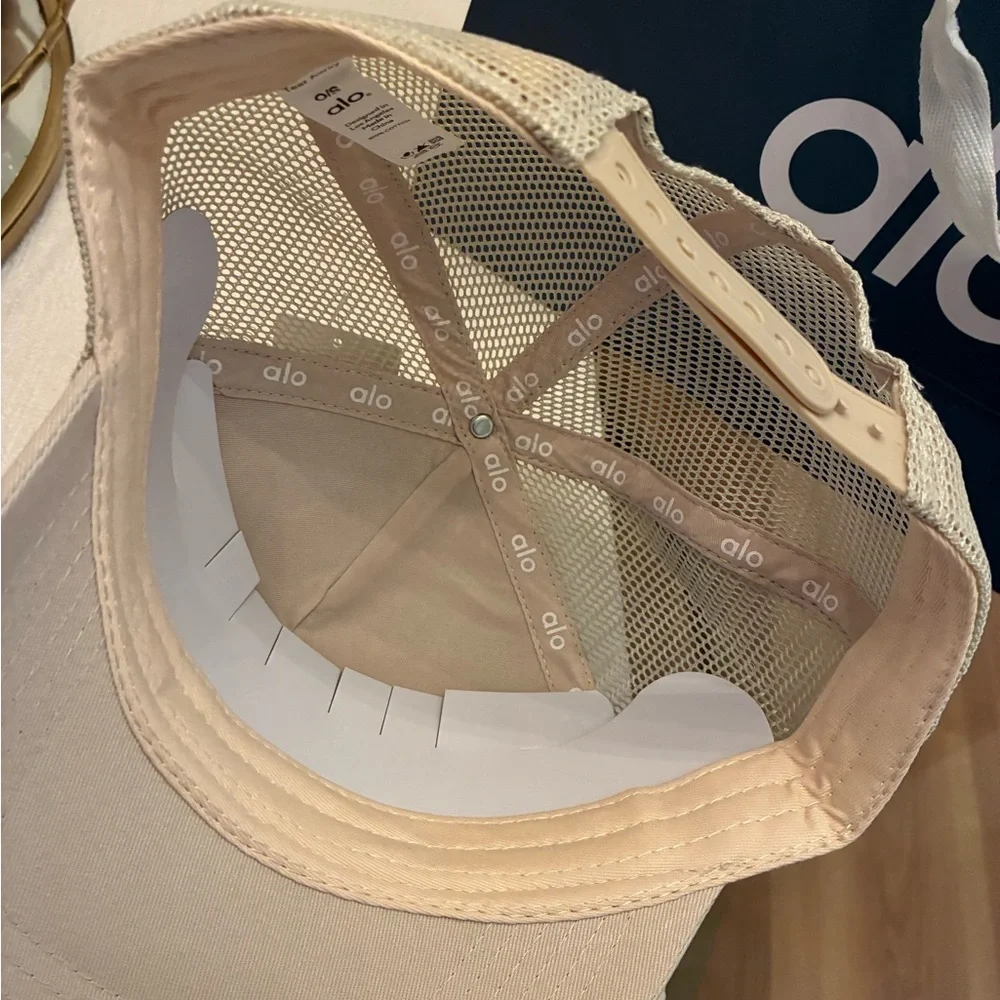 ALO Yoga Beige Mesh Trucker Hat. UNISEX